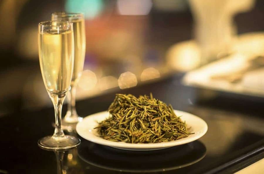 I'm dreaming about a white tea Christmas