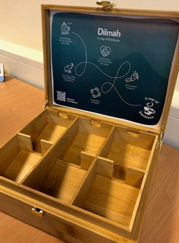 Closed Bamboo Presenter with Engraved Dilmah Logo | 6 slots